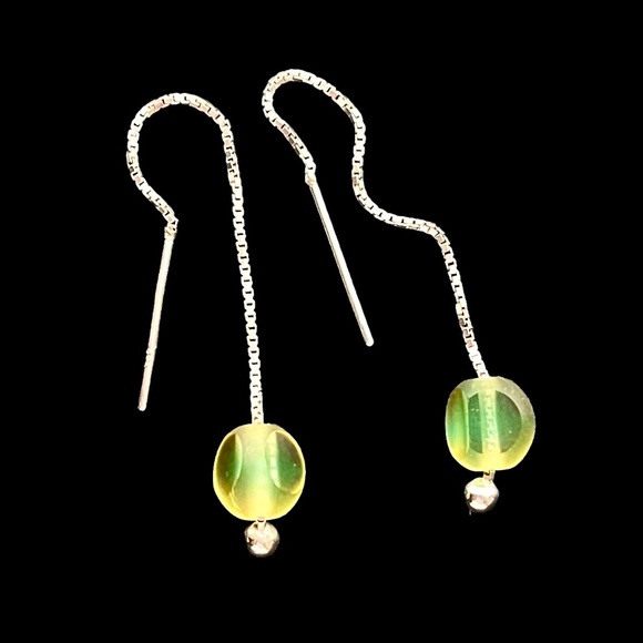 Sterling silver green sea glass threader dangle earrings - Picture 1 of 7